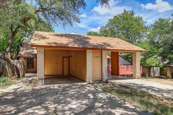 Duplex in Austin, TX — Austin House Buyer purchases tenant-occupied duplexes, rental houses, and rental properties for cash.